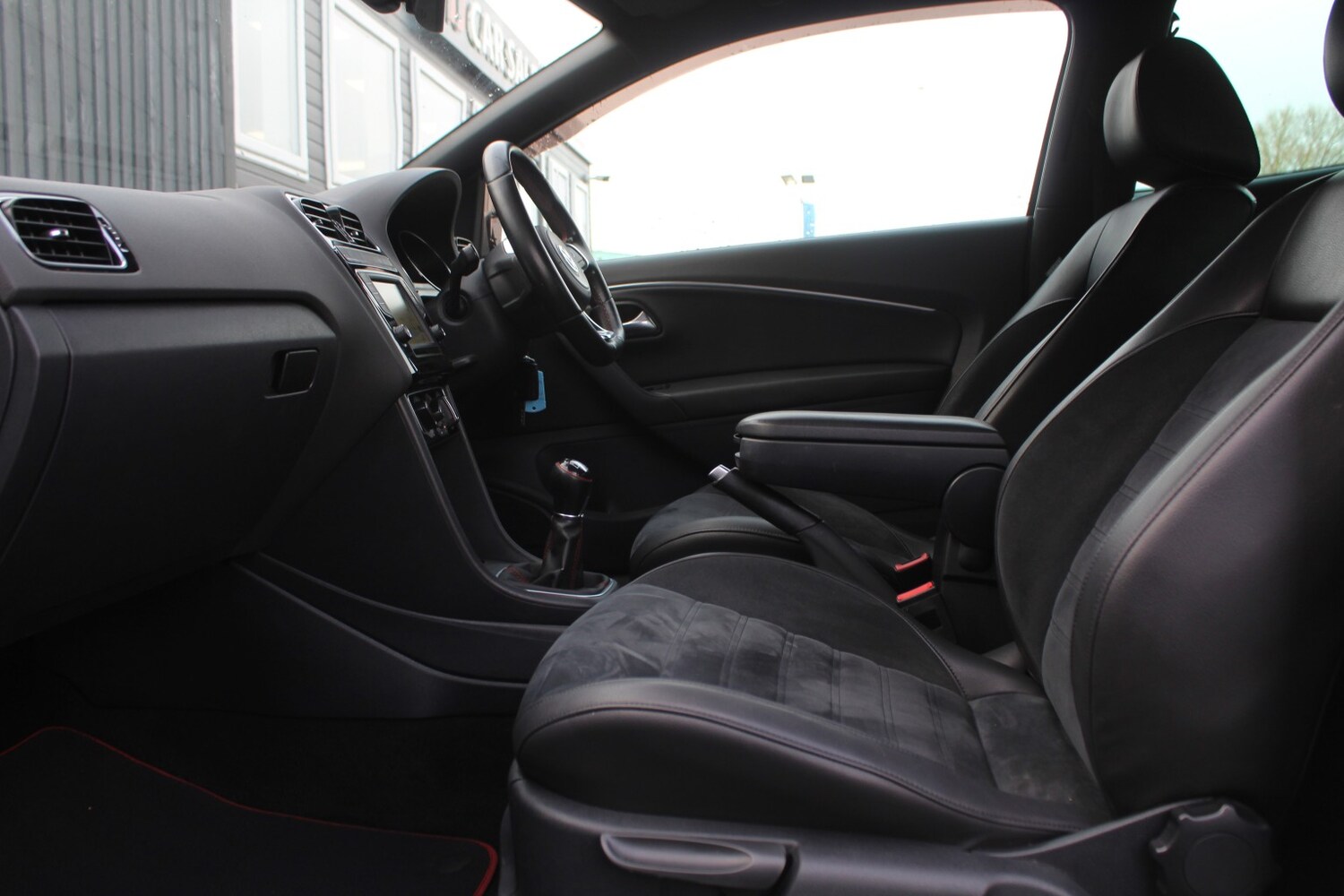 Used Volkswagen Polo 2015 for sale - 77494715: Photo 22