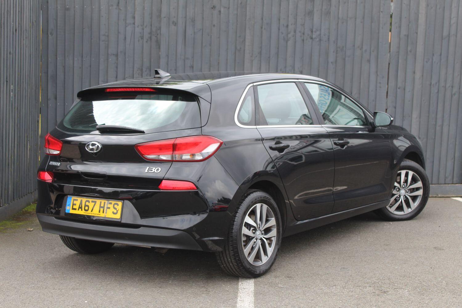 Used Hyundai i30 2017 for sale - 76924320: Photo 9
