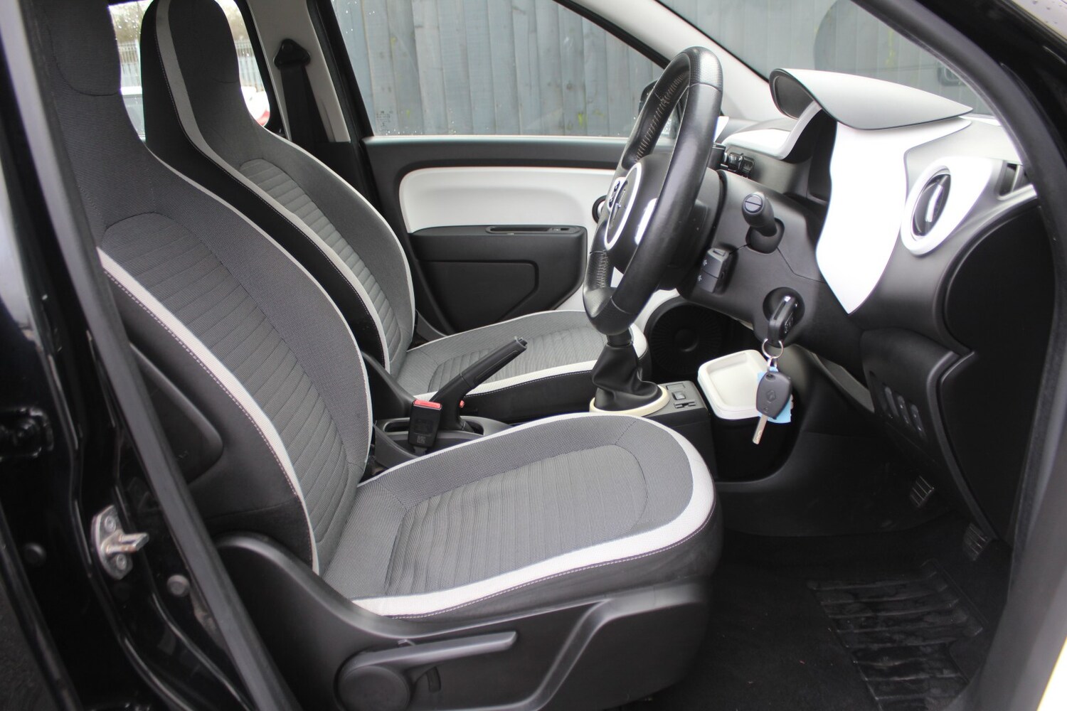 Used Renault Twingo 2015 for sale - 76924533: Photo 9