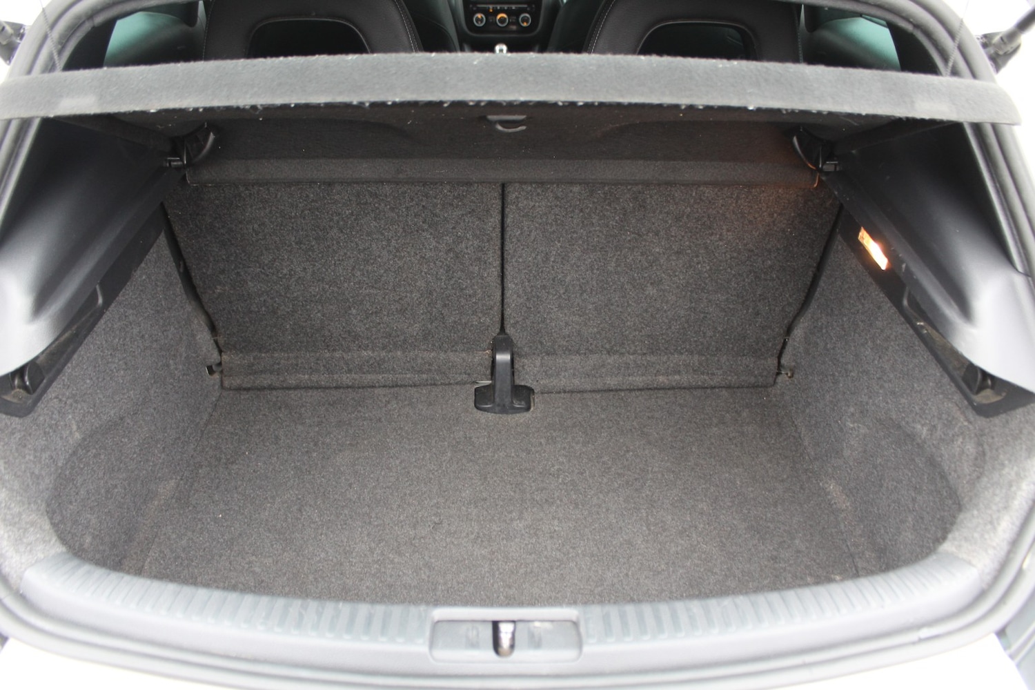 Used Volkswagen Scirocco 2016 for sale - 77494744: Photo 13