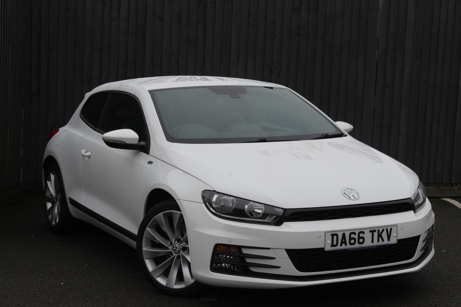 Used Volkswagen Scirocco 2016 for sale - 77494744: Photo 2