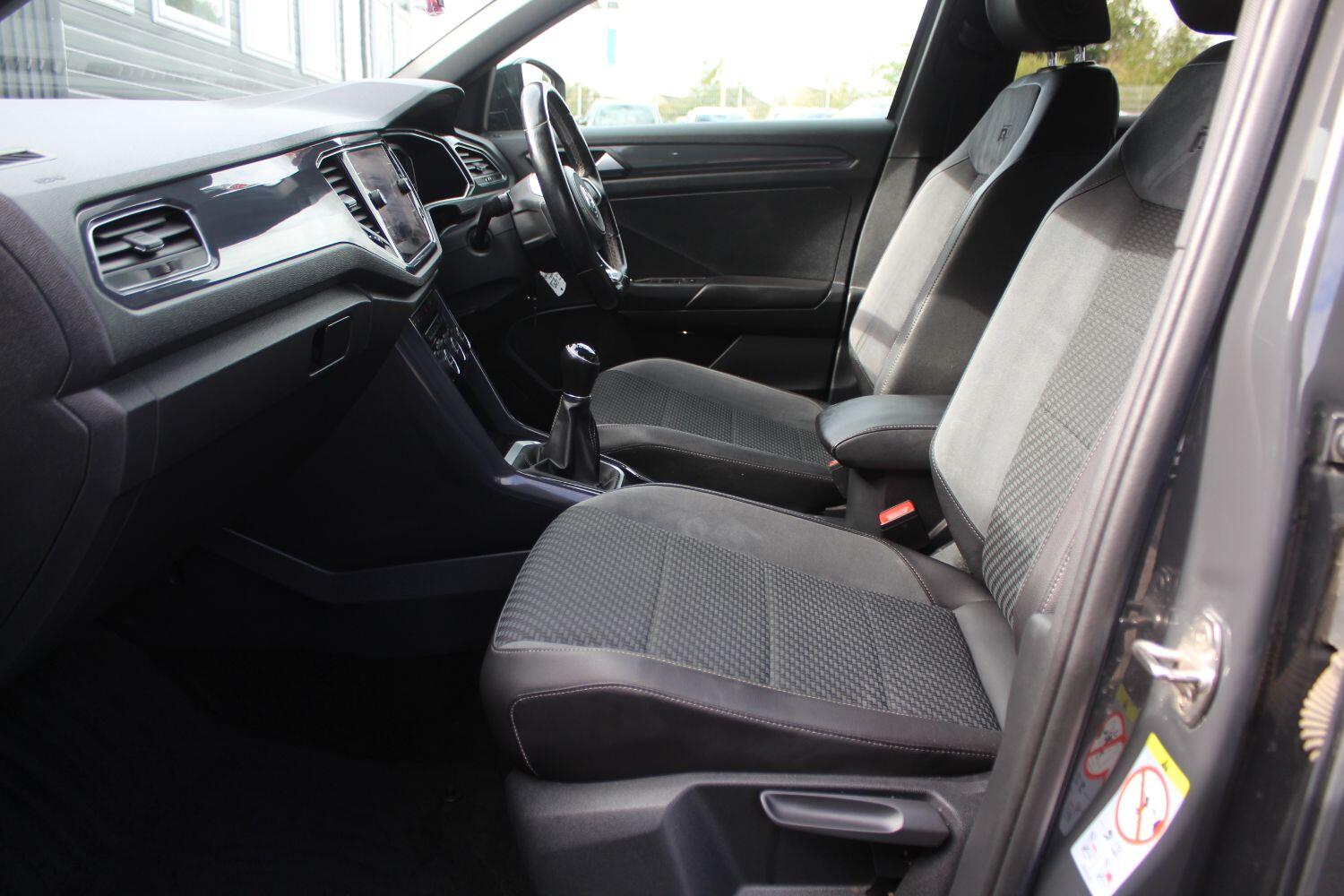 Used Volkswagen T-Roc 2018 for sale - 77085298: Photo 16