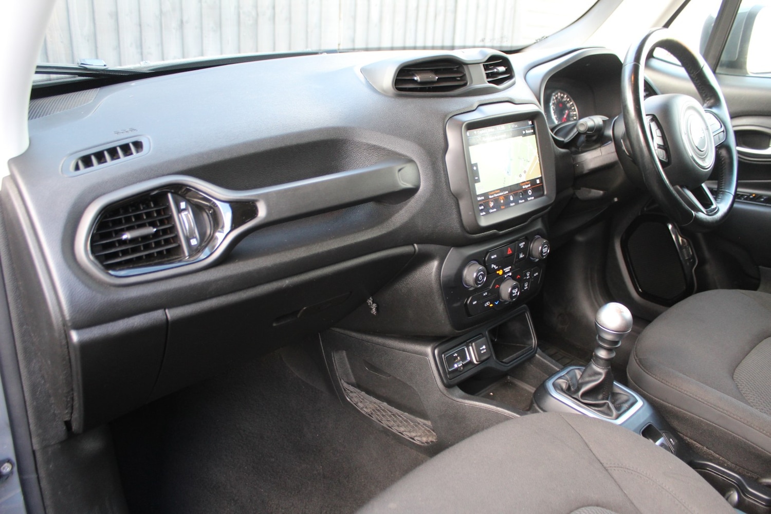 Used Jeep Renegade 2019 for sale - 76924499: Photo 28