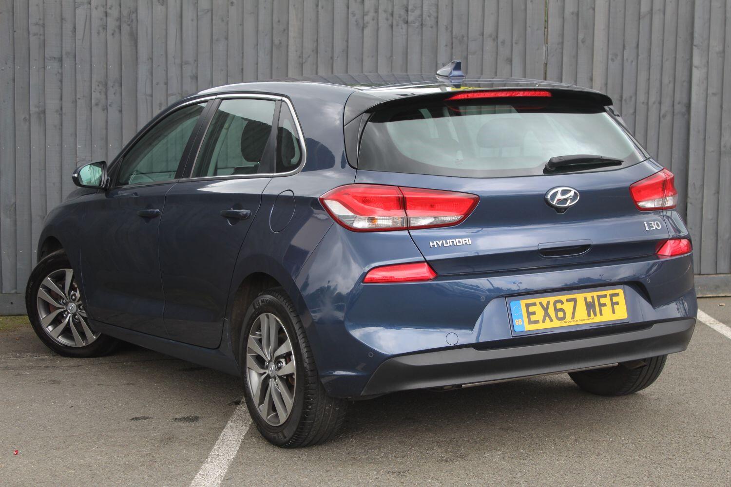 Used Hyundai i30 2017 for sale - 76924440: Photo 5
