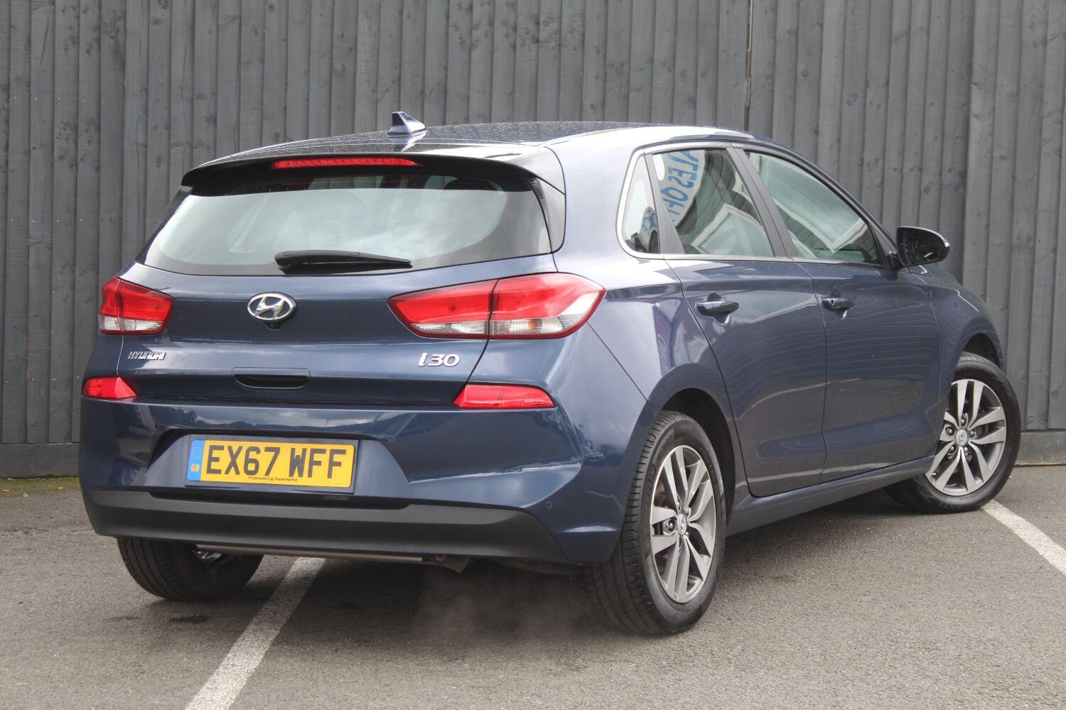 Used Hyundai i30 2017 for sale - 76924440: Photo 8