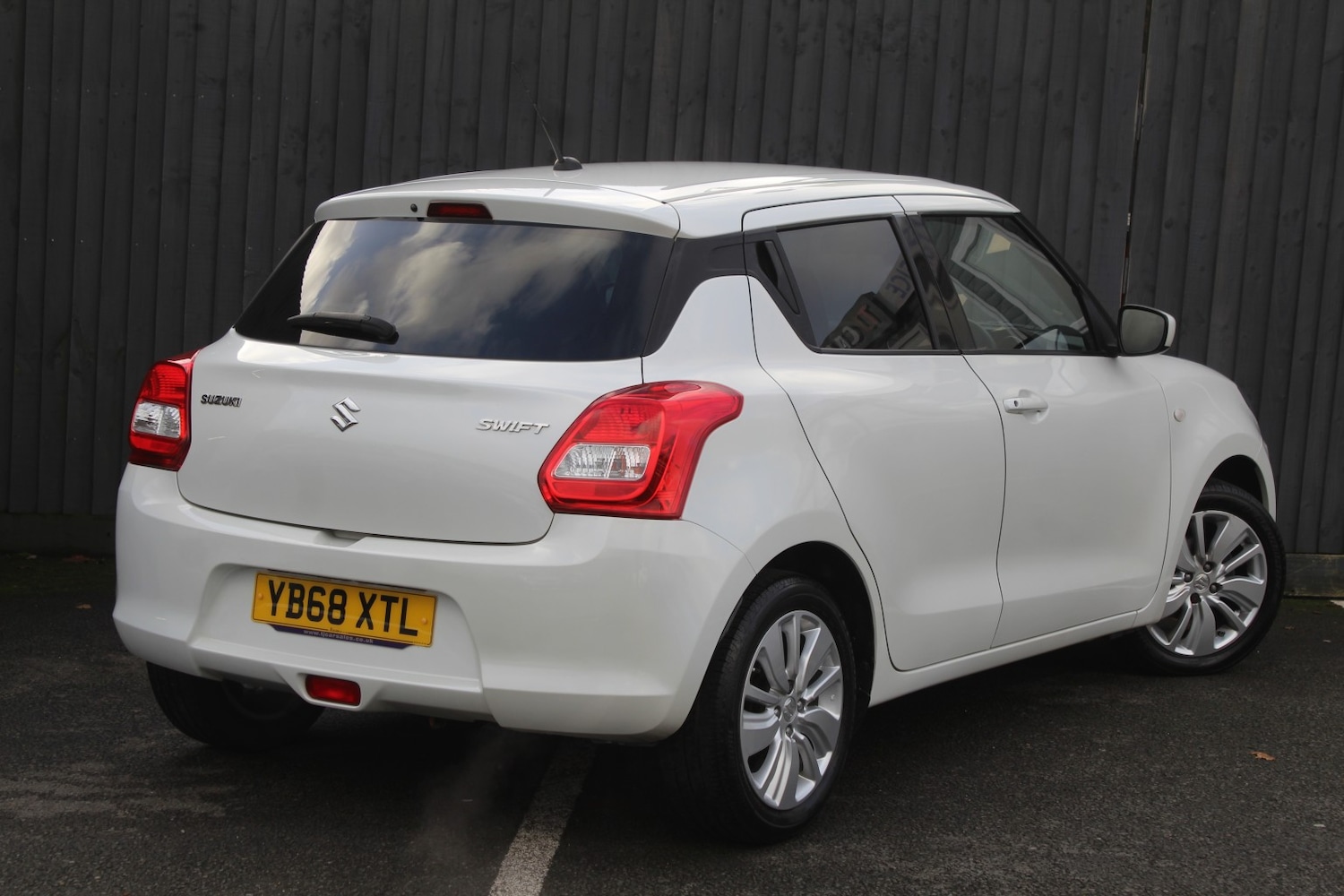 Used Suzuki Swift 2018 for sale - 77085310: Photo 9