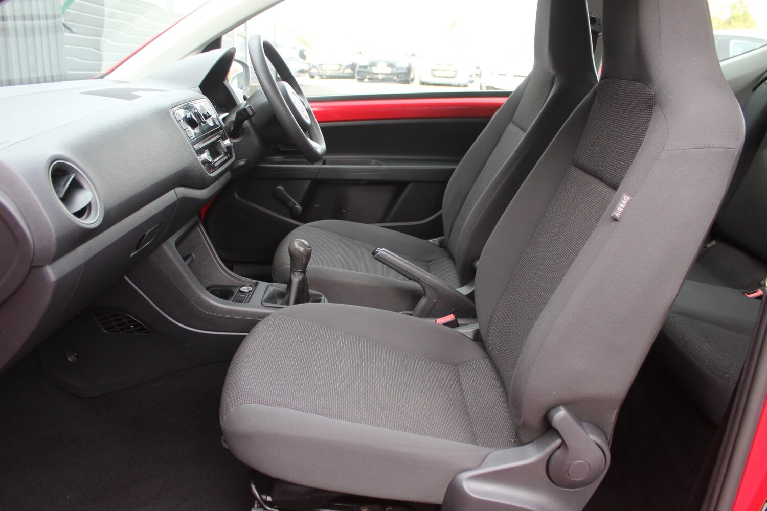 Used Volkswagen up! 2014 for sale - 76924368: Photo 15