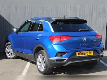 Used Volkswagen T-Roc 2018 for sale - 77558618: Photo