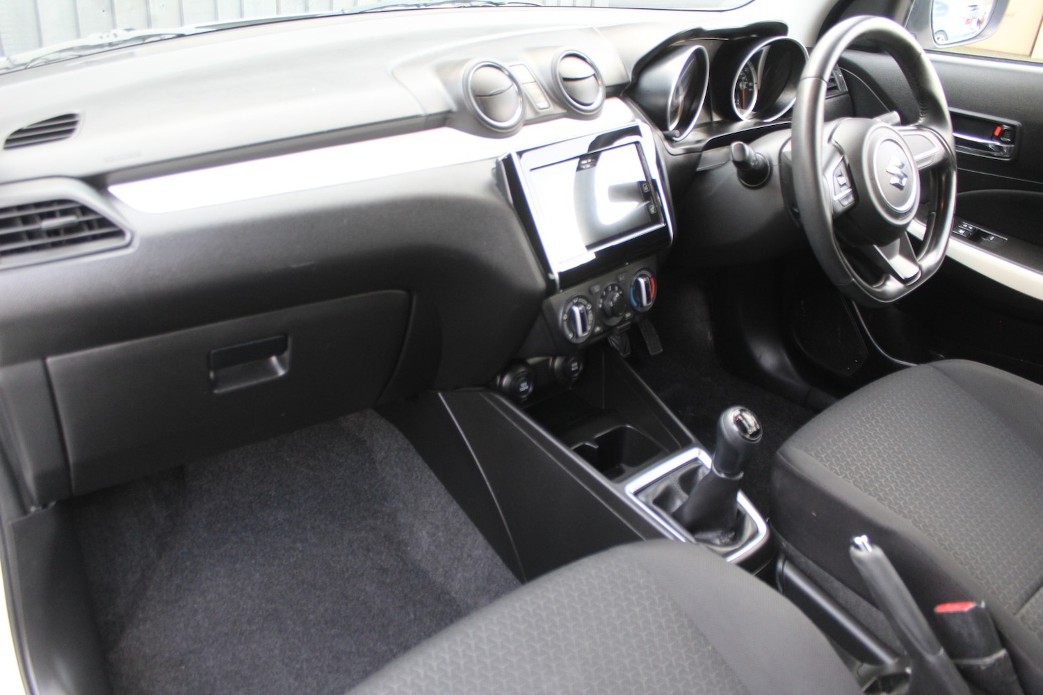 Used Suzuki Swift 2018 for sale - 77313922: Photo 16