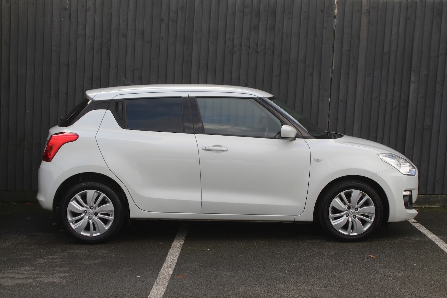 Used Suzuki Swift 2018 for sale - 77313922: Photo 9