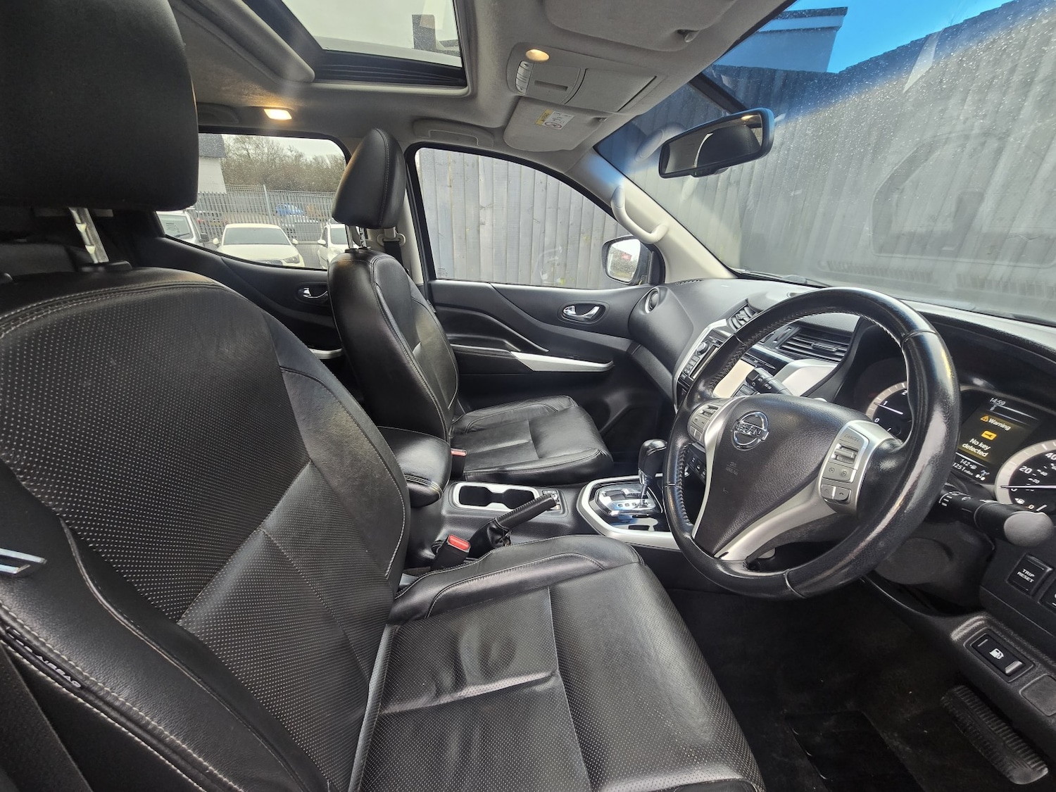 Used Nissan Navara 2016 for sale - 77494865: Photo 14