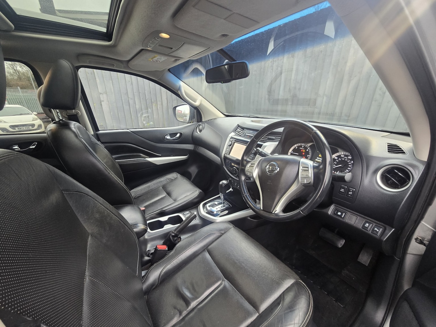 Used Nissan Navara 2016 for sale - 77494865: Photo 15