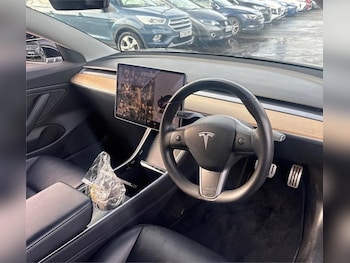 Used Tesla Model 3 2019 for sale - 78145839: Photo