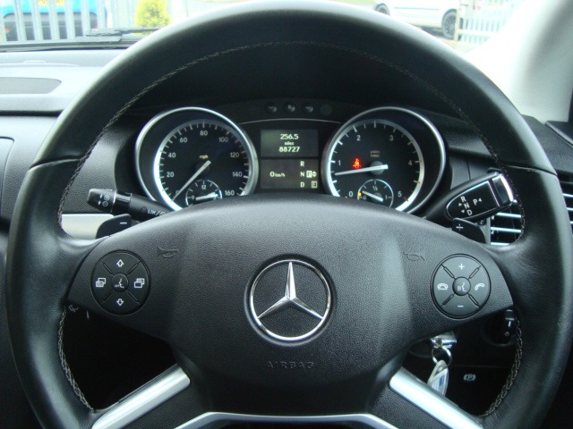 Used Mercedes-Benz R Class 2013 for sale - 76720079: Photo 16