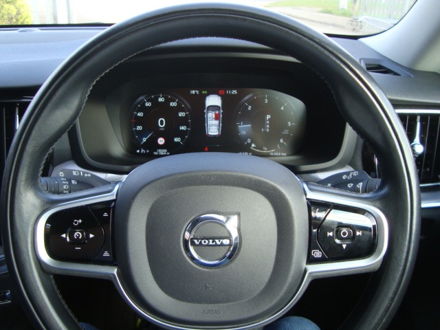 Used Volvo V60 2018 for sale - 76098348: Photo 17