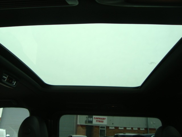 Used Mercedes-Benz V-Class 2022 for sale - 76348670: Photo 11