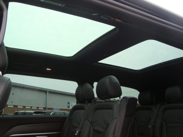 Used Mercedes-Benz V-Class 2022 for sale - 76348670: Photo 13