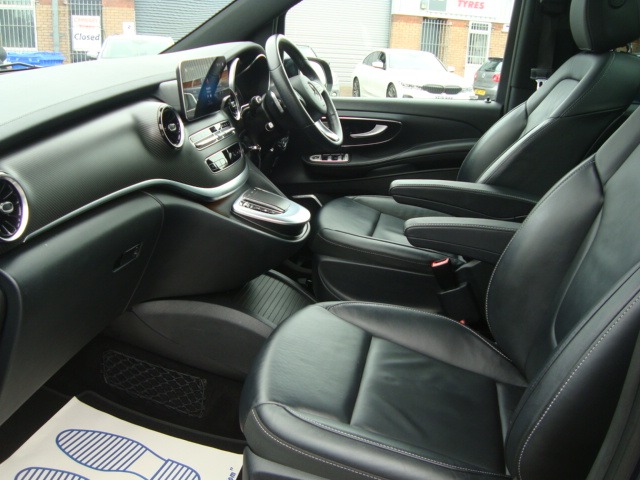 Used Mercedes-Benz V-Class 2022 for sale - 76348670: Photo 5