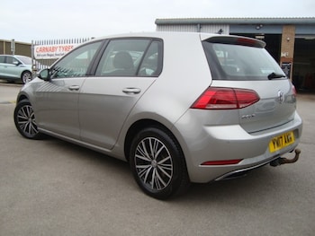 Used Volkswagen Golf 2017 for sale - 75662203: Photo