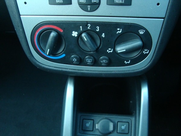 Used Vauxhall Tigra 2009 for sale - 76252792: Photo 16