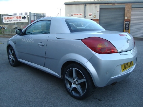 Used Vauxhall Tigra 2009 for sale - 76252792: Photo 21