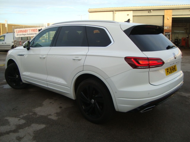 Used Volkswagen Touareg 2019 for sale - 76853589: Photo 2