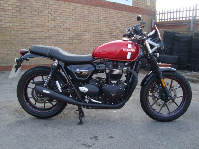 Triumph BONNEVILLE