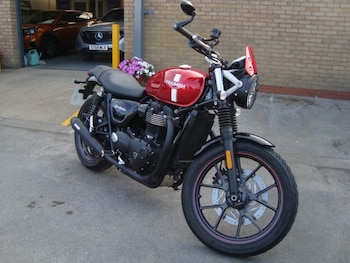 Used Triumph BONNEVILLE 2018 for sale - bike-75543593: Photo