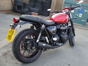 Used Triumph BONNEVILLE 2018 for sale - bike-75543593: Photo