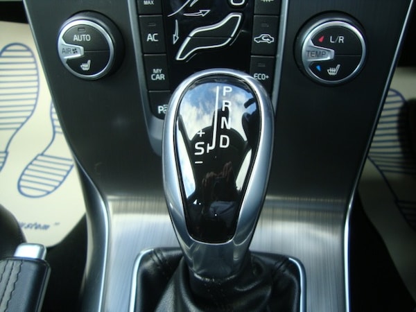 Used Volvo V40 2015 for sale - 76237366: Photo 21