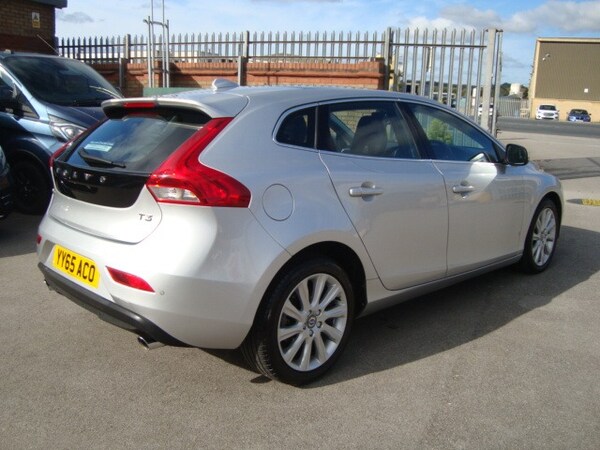 Used Volvo V40 2015 for sale - 76237366: Photo 29