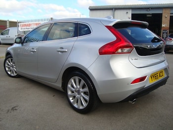 Used Volvo V40 2015 for sale - 76237366: Photo 2