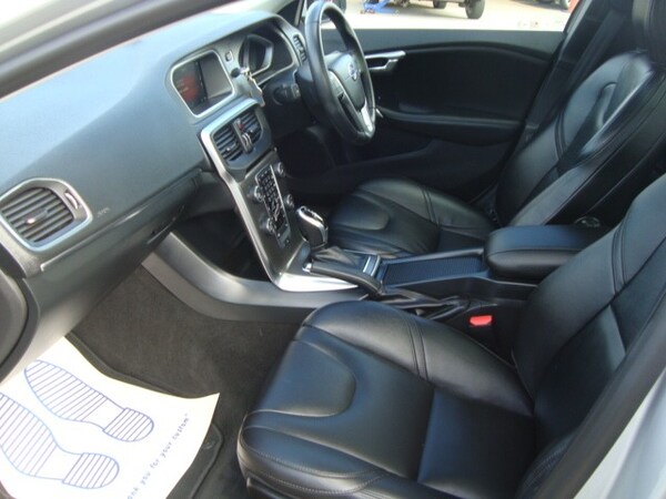 Used Volvo V40 2015 for sale - 76237366: Photo 5