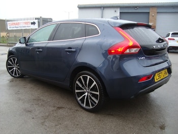 Used Volvo V40 2017 for sale - 77240454: Photo