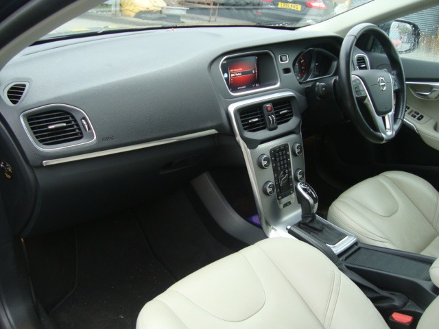 Used Volvo V40 2017 for sale - 77240454: Photo 6