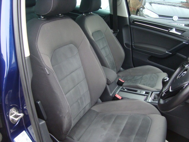 Used Volkswagen Golf 2017 for sale - 76714108: Photo 14