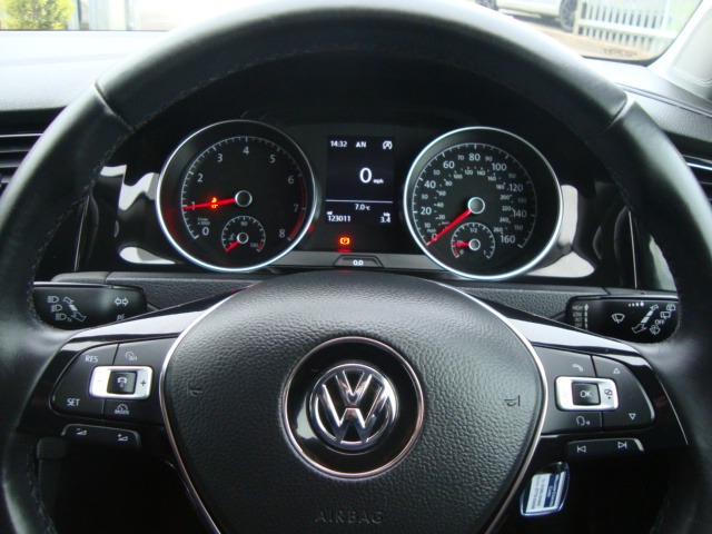 Used Volkswagen Golf 2017 for sale - 76714108: Photo 15