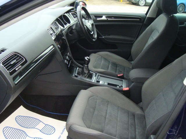 Used Volkswagen Golf 2017 for sale - 76714108: Photo 5