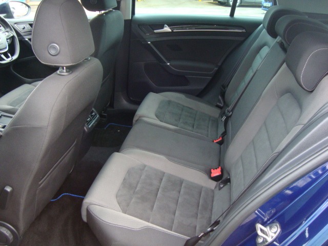 Used Volkswagen Golf 2017 for sale - 76714108: Photo 8