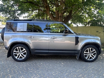 Used Land Rover Defender 2021 for sale - 79531887: Photo