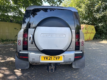 Used Land Rover Defender 2021 for sale - 79531887: Photo