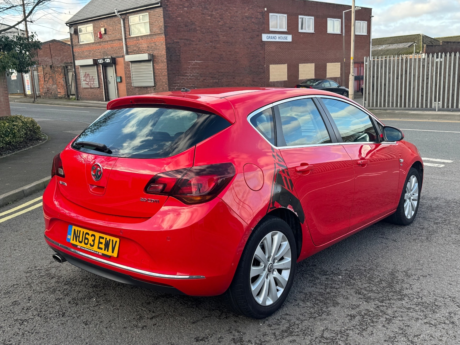 Used Vauxhall Astra 2013 for sale - 77052629: Photo 6