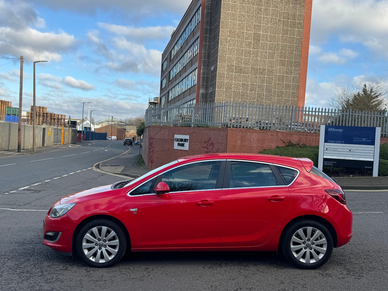 Used Vauxhall Astra 2013 for sale - 77052629: Photo 9