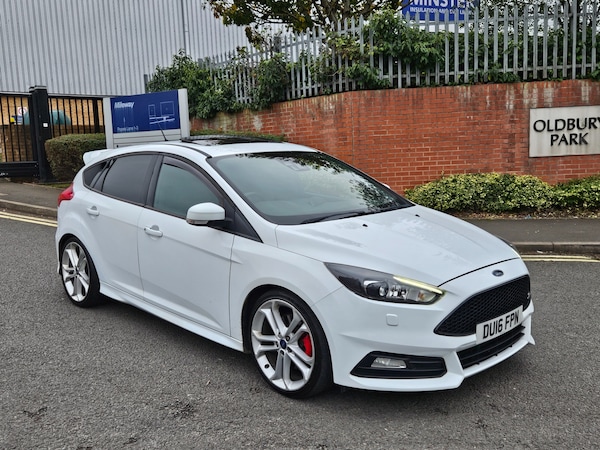 Used Ford Focus 2016 for sale - 76277042: Photo 1