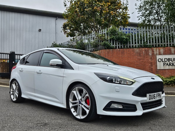 Used Ford Focus 2016 for sale - 76277042: Photo 2