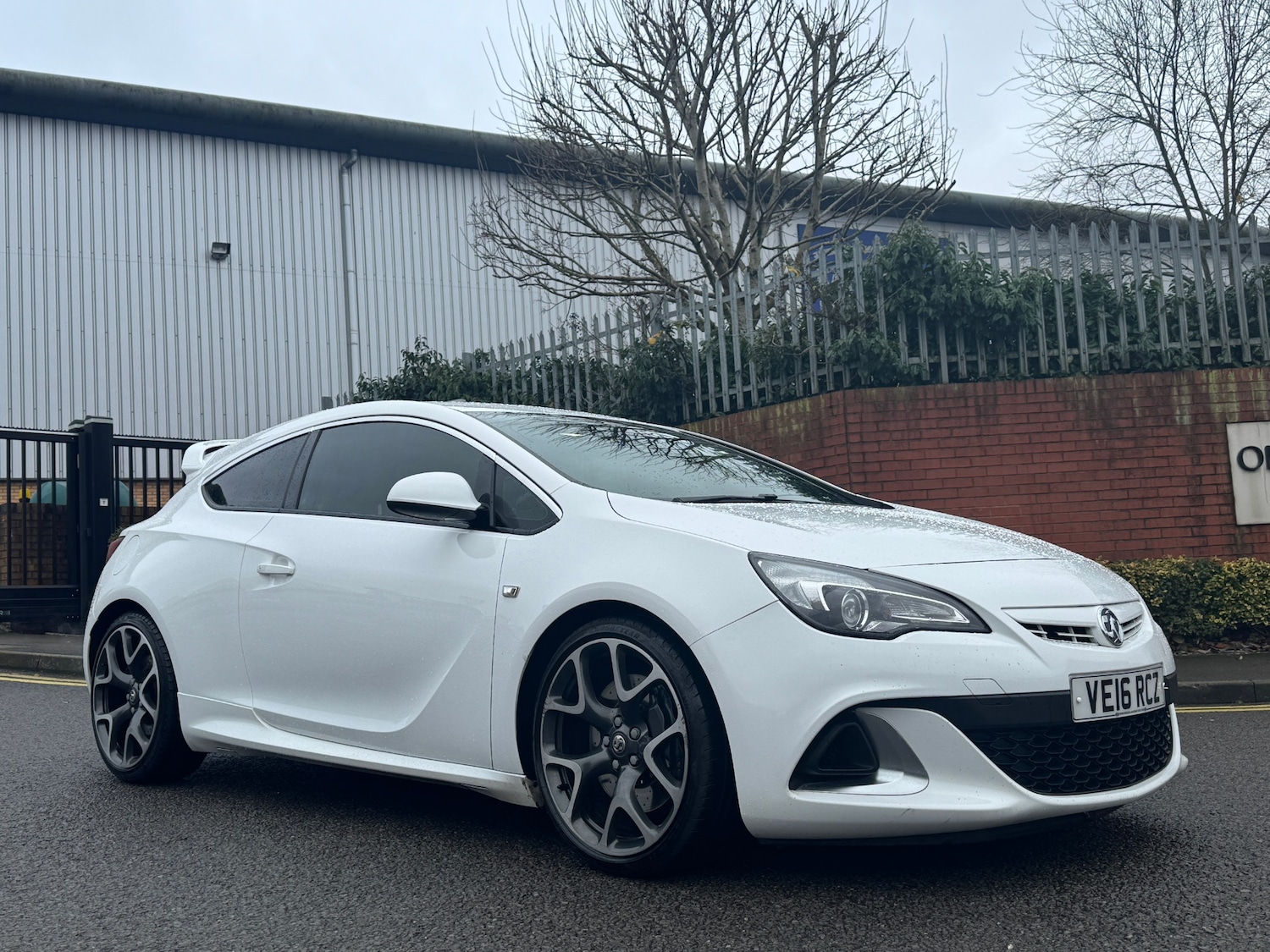 Used Vauxhall Astra GTC 2016 for sale - 76975398: Photo 2