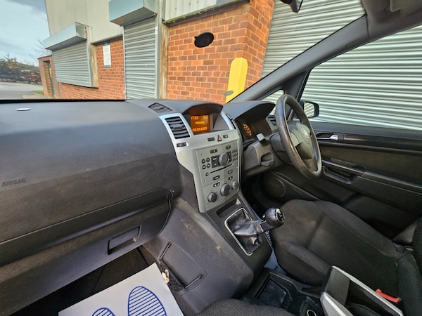 Used Vauxhall Zafira 2009 for sale - 73916517: Photo 16