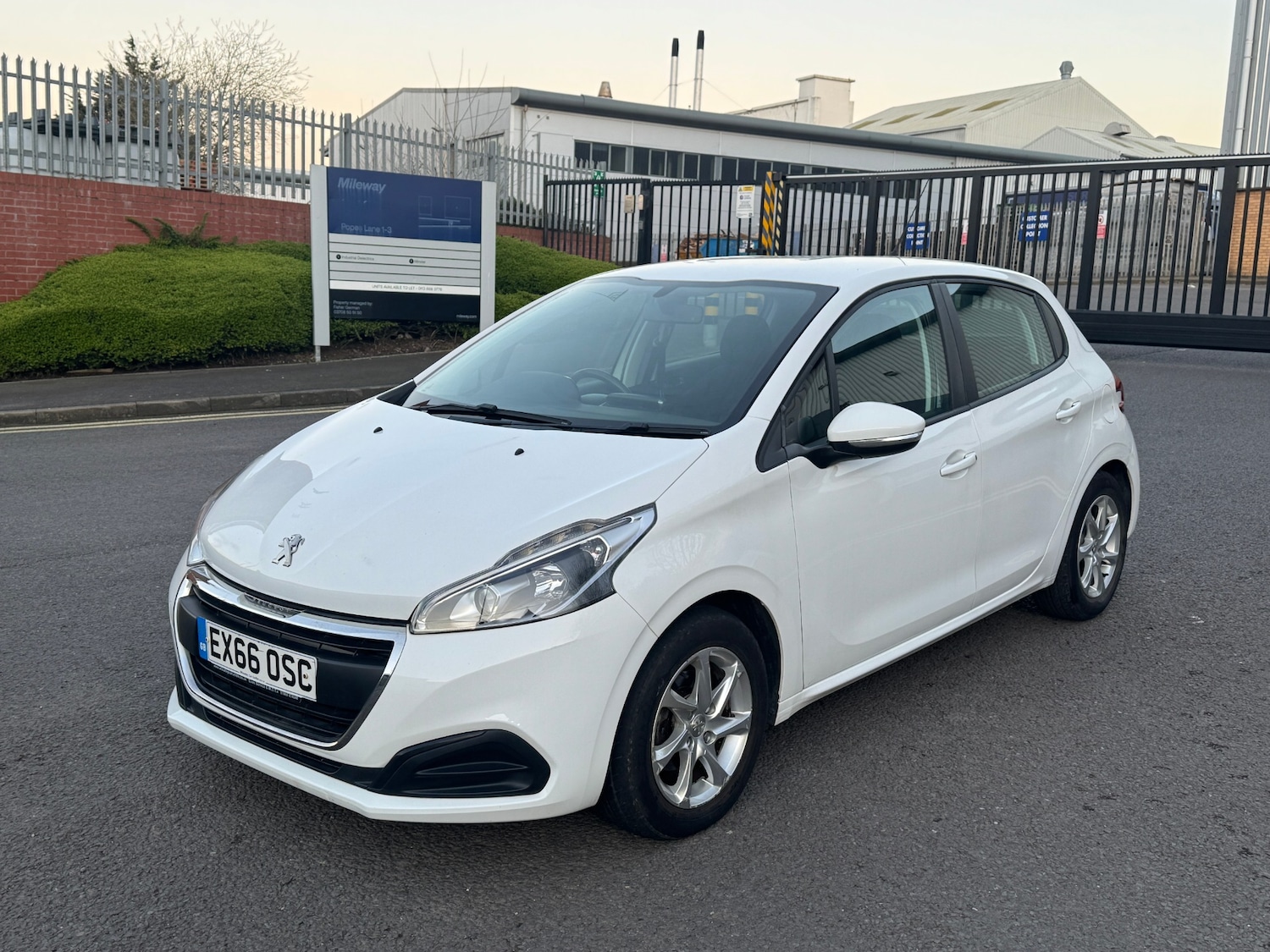 Used Peugeot 208 2016 for sale - 77979965: Photo 10