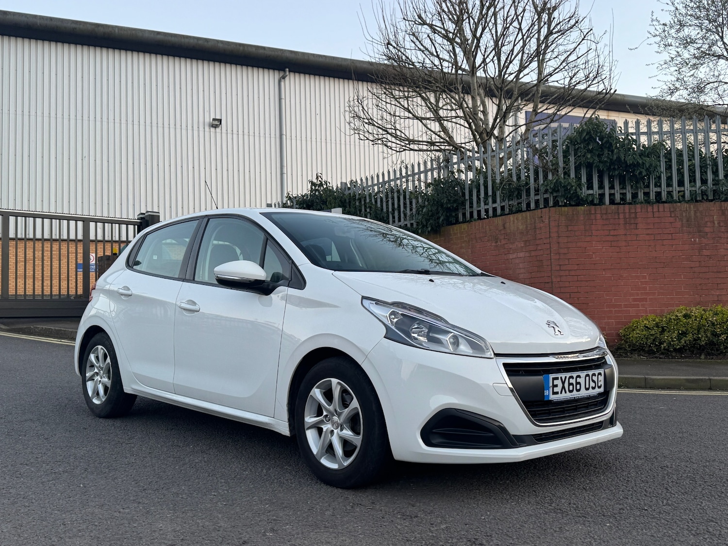 Used Peugeot 208 2016 for sale - 77979965: Photo 2