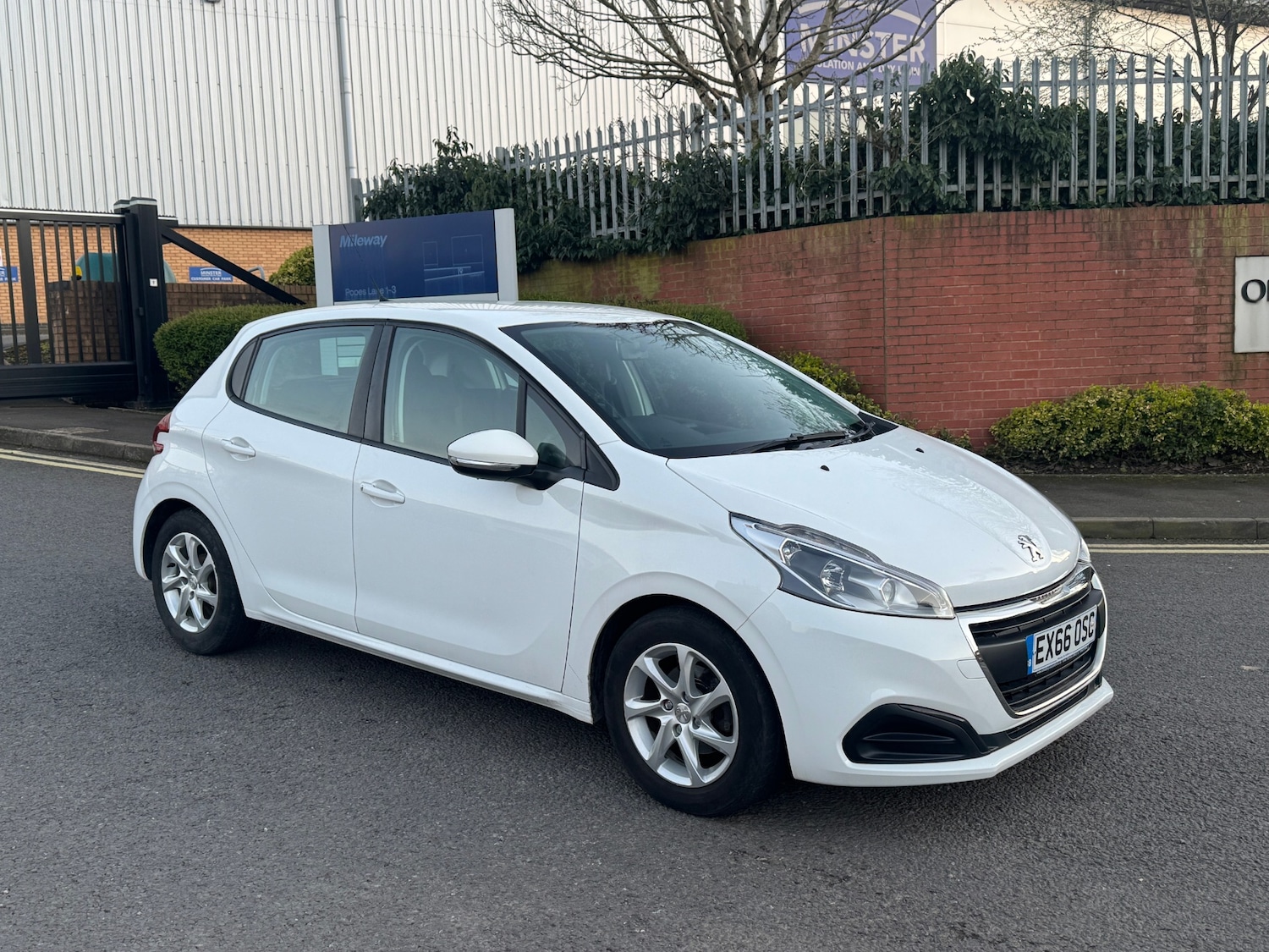 Used Peugeot 208 2016 for sale - 77979965: Photo 3